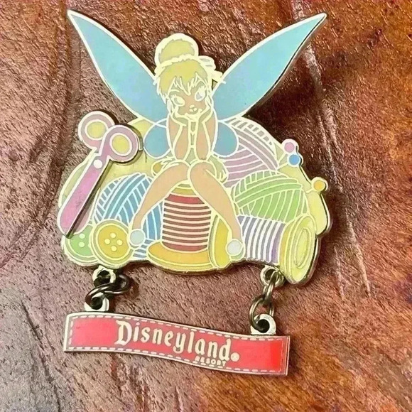Tinker Bell Disney Trading Pin Sewing Scissors 2007 - Picture 3 of 7